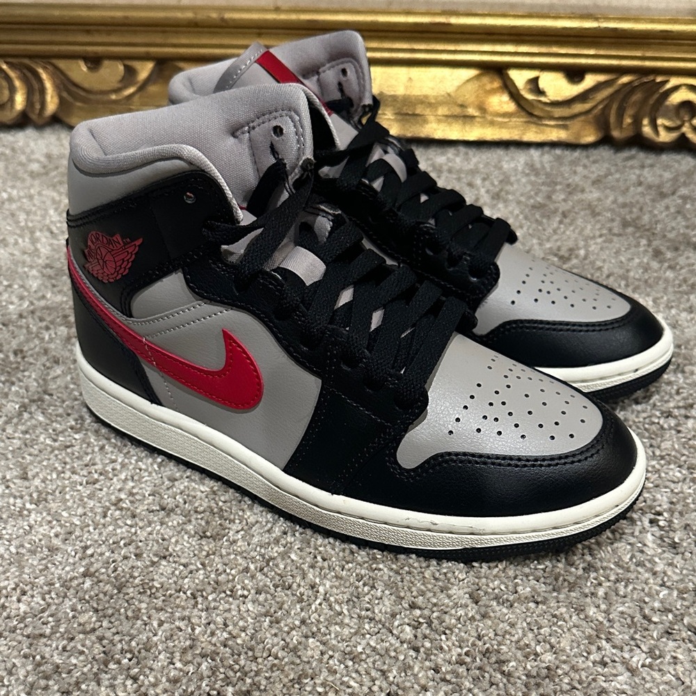 Air Jordan 1 Mid ‘Black College Gray’